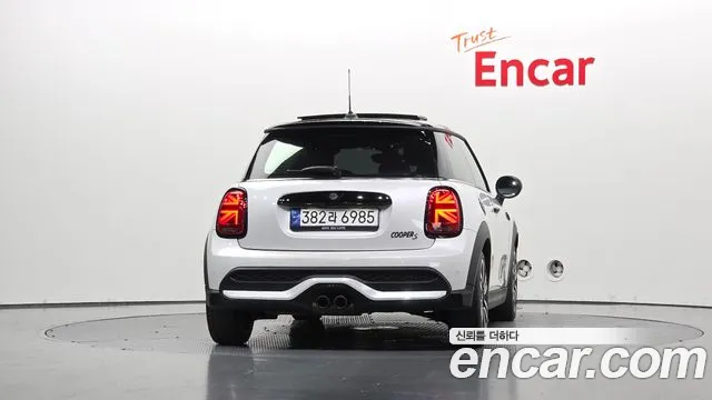 MINI Cooper — Фото автомобиля 3
