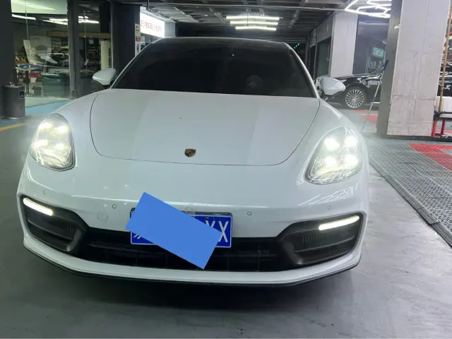 Porsche Panamera — Фото автомобиля 2