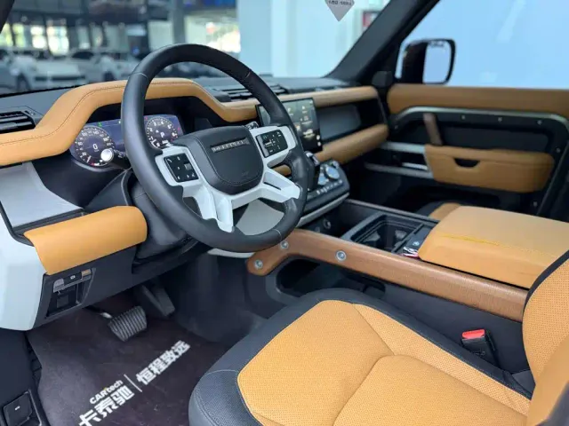 Land Rover Defender — Фото автомобиля 27