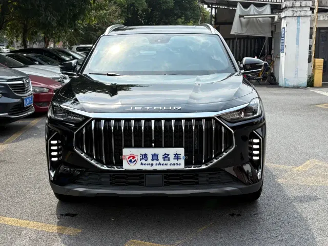 Jetour X70 Plus — Фото автомобиля 2