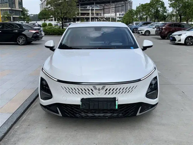 Wuling Starlight — Фото автомобиля 2