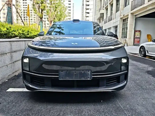 Li Auto L9 — Фото автомобиля 2