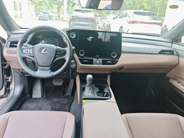 Lexus ES — Фото автомобиля 3