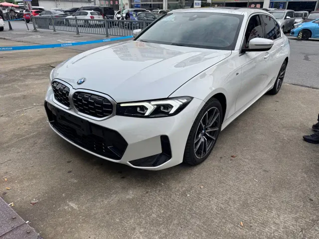 Фотография автомобиля — BMW 3 Series