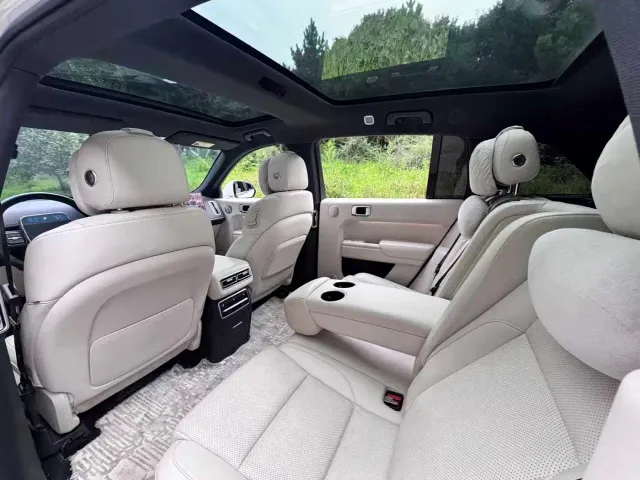 Li Auto L7 — Фото автомобиля 9