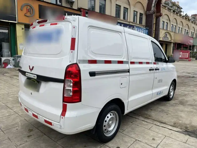 Wuling Hongguang V — Фото автомобиля 6