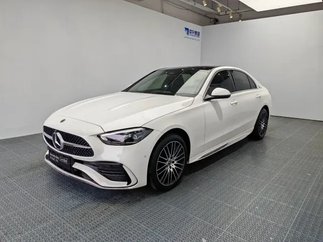Фотография автомобиля — Mercedes-Benz C-Class