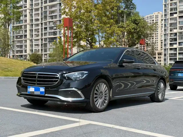 Фотография автомобиля — Mercedes-Benz E-Class