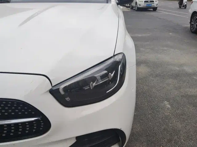 Mercedes-Benz E-Class — Фото автомобиля 5