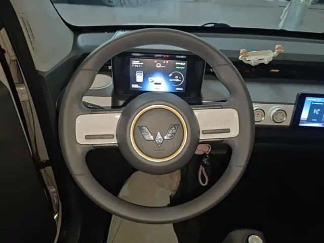 Wuling Hongguang Mini EV — Фото автомобиля 10