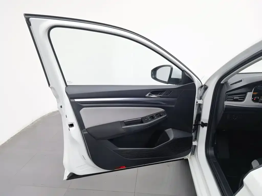 Volkswagen Bora 2023 1.5L Auto Free Ride Limited Edition — Фото автомобиля 8