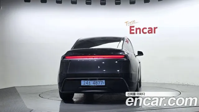 Tesla Model Y — Фото автомобиля 4
