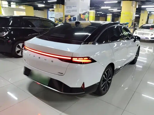 Xpeng P5 — Фото автомобиля 6