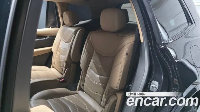 Cadillac XT6 — Фото автомобиля 9