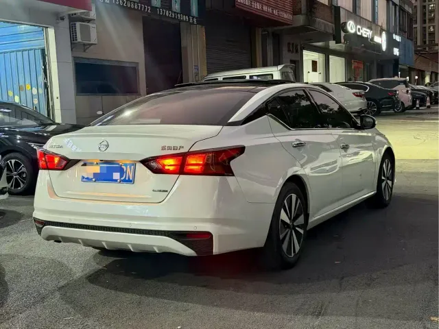 Nissan Teana — Фото автомобиля 6