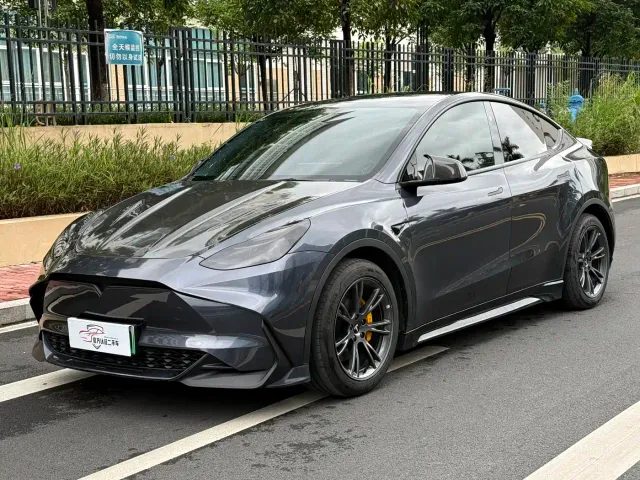 Фотография автомобиля — Tesla Model Y