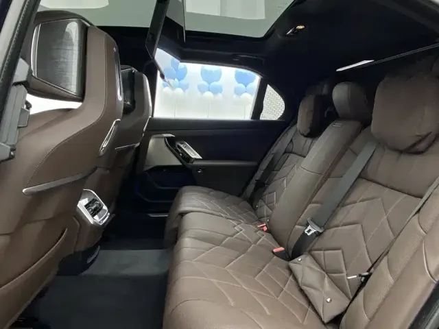 BMW BMW 7 Series 2023 740Li Exclusive M Sport Package — Фото автомобиля 29