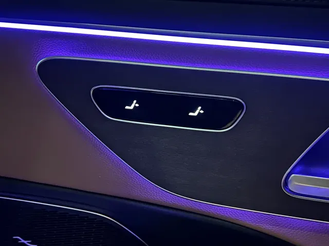 Mercedes-Benz E-Class — Фото автомобиля 24