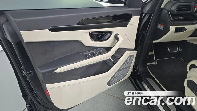 Lamborghini Urus — Фото автомобиля 21
