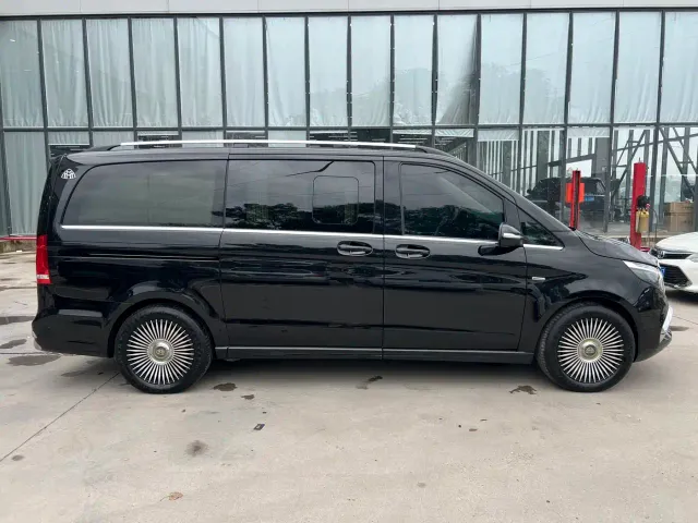 Mercedes-Benz V-Class — Фото автомобиля 16