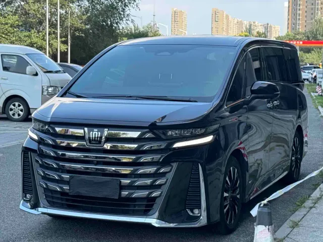 Toyota Vellfire — Фото автомобиля 3