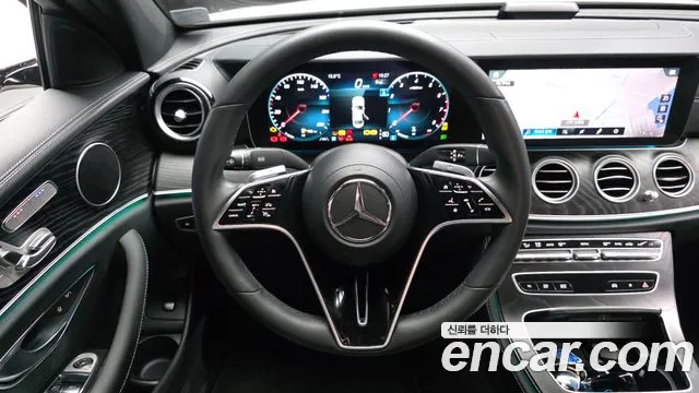 Mercedes-Benz E-Class — Фото автомобиля 19