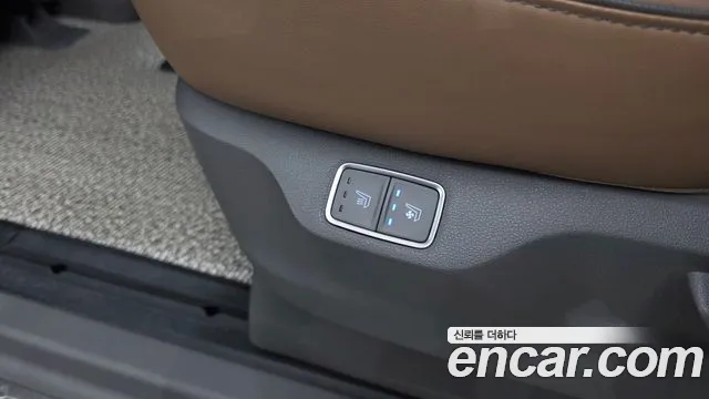 Hyundai Staria Staria 4WD Lounge 9 мест — Фото автомобиля 19