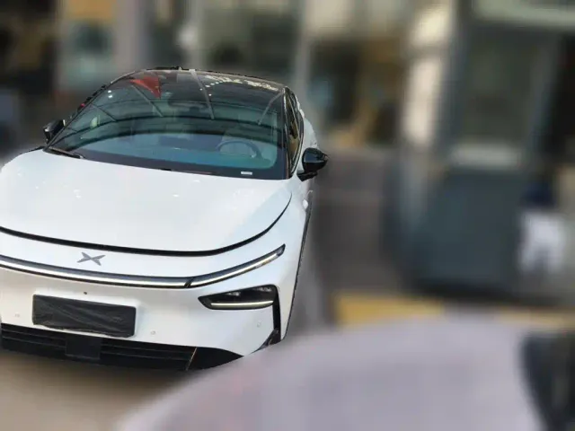 Xpeng P7+ — Фото автомобиля 24