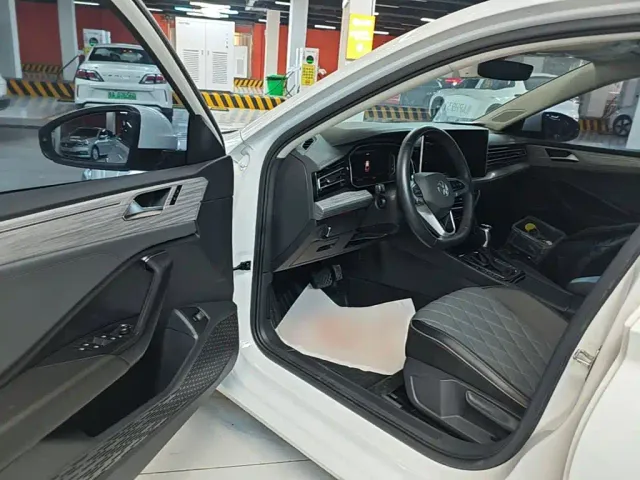Volkswagen Sagitar — Фото автомобиля 15