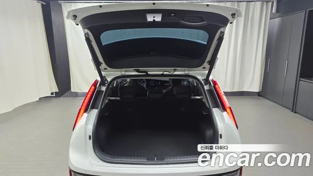 Kia Niro The All New Niro Signature — Фото автомобиля 30