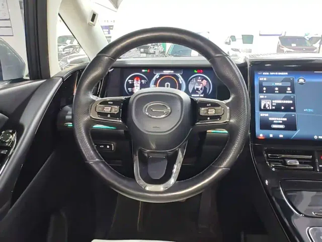GAC Trumpchi E9 — Фото автомобиля 10