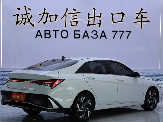 Hyundai Elantra — Фото автомобиля 4