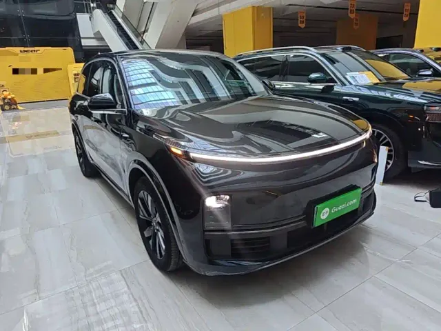 Li Auto L8 — Фото автомобиля 3