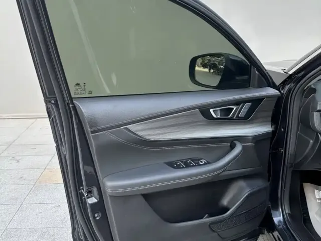 Chery Tiggo 8 PLUS 2022 290TGDI DCT Passion Edition — Фото автомобиля 12