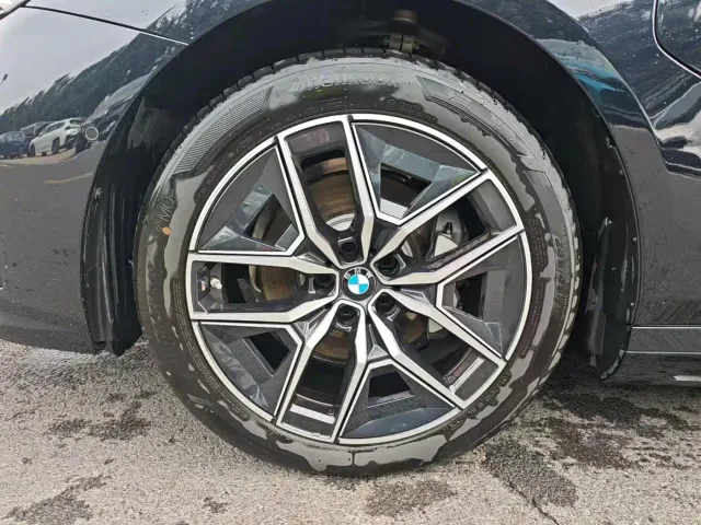 BMW i5 — Фото автомобиля 6