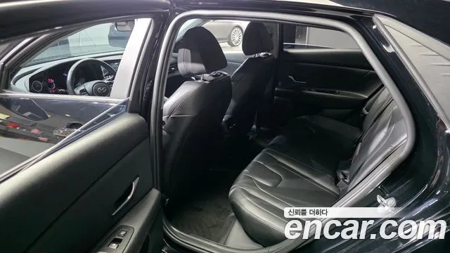 Hyundai AVANTE Avante (CN7) — Фото автомобиля 16