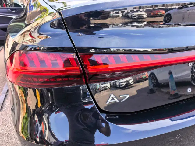 Audi A7L — Фото автомобиля 16