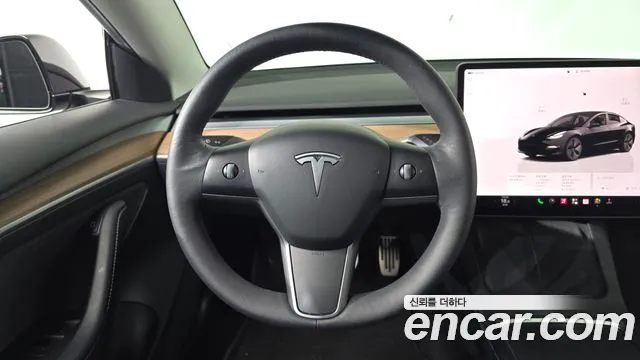 Tesla Model 3 — Фото автомобиля 13