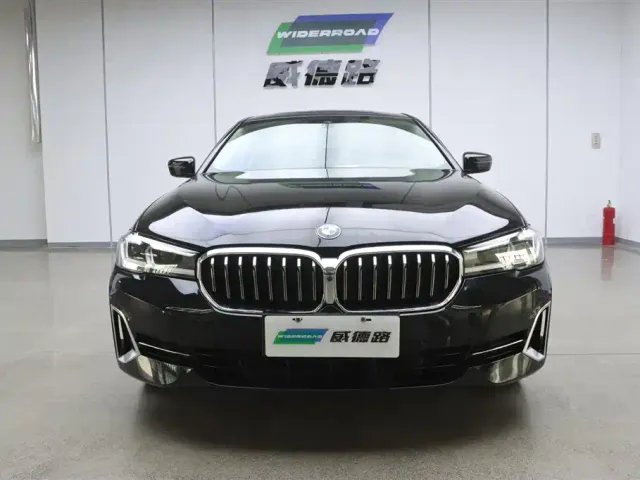 BMW 5 Series — Фото автомобиля 2