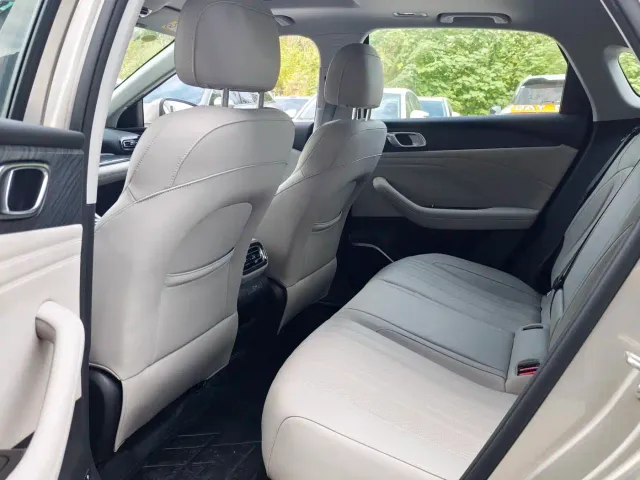 Geely Galaxy Stellar 6 — Фото автомобиля 7