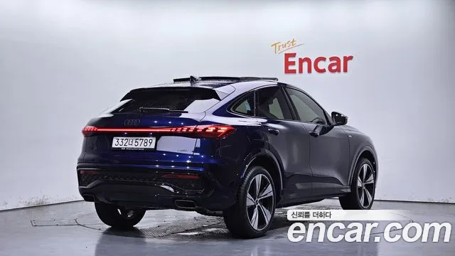 Audi Q5 40 TFSI quattro Sportback S Line — Фото автомобиля 2