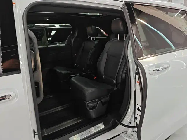 Toyota Granvia — Фото автомобиля 16