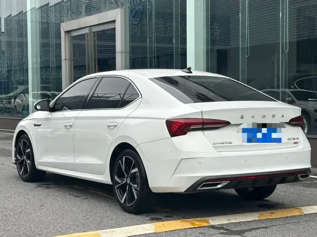 Skoda Octavia — Фото автомобиля 10