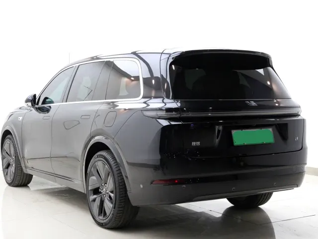 Li Auto L9 — Фото автомобиля 10