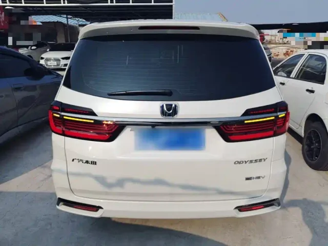 Honda Odyssey 2024 2.0L e:HEV Sharp·Comfort Edition — Фото автомобиля 5