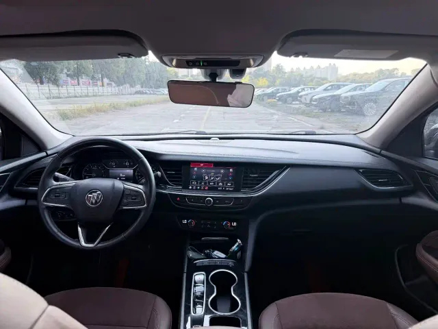 Buick Regal — Фото автомобиля 9