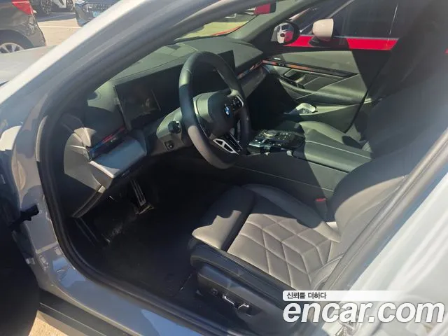 BMW 5 Series G60 — Фото автомобиля 3