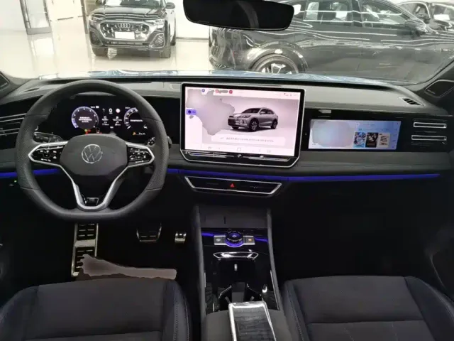 Volkswagen Tiguan L — Фото автомобиля 9