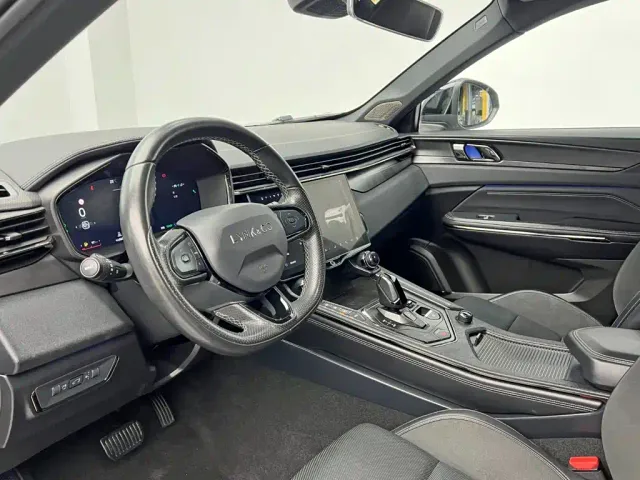 Lynk & Co 01 — Фото автомобиля 15
