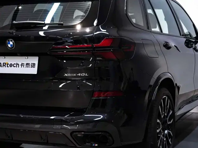 BMW BMW X5 2023 xDrive 40Li M Sport Black Night Package — Фото автомобиля 10